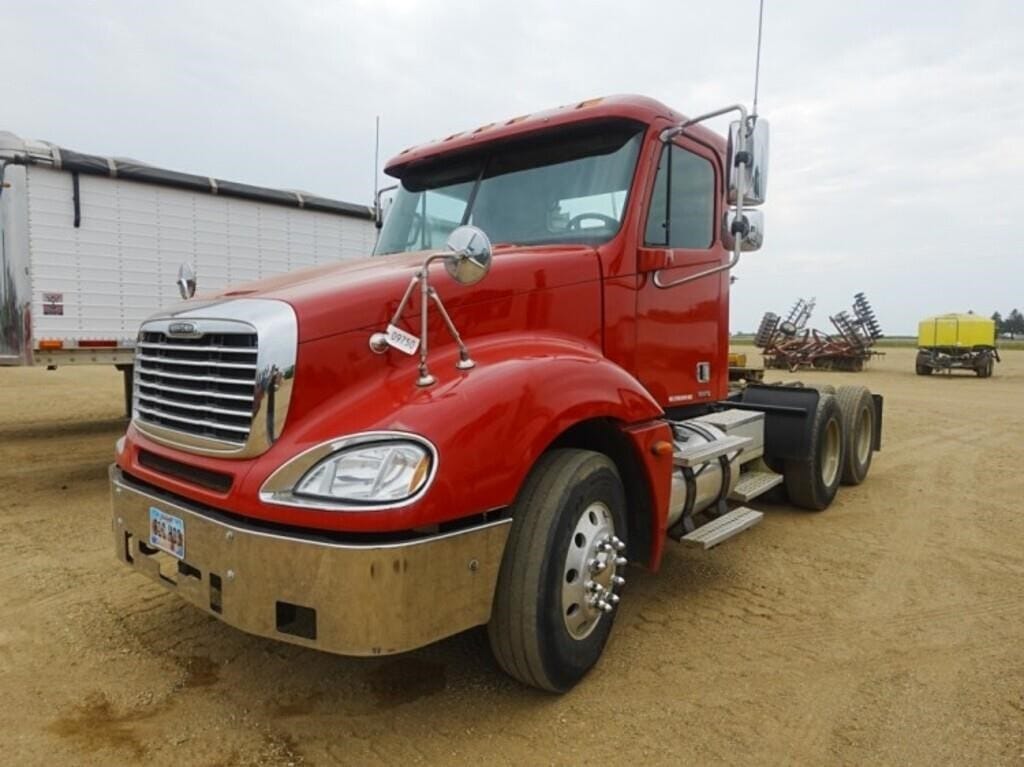 2006 Freightliner Columbia Equipment Image0