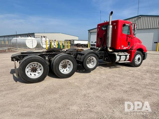 Image of Freightliner Columbia equipment image 4