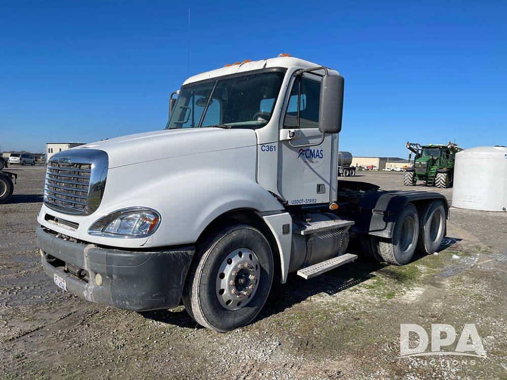 Image of Freightliner Columbia Primary image