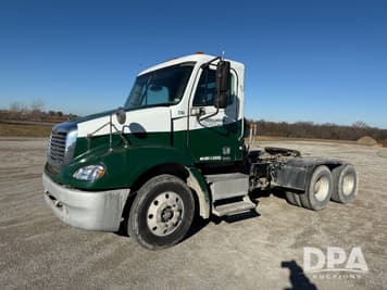 Main image Freightliner Columbia