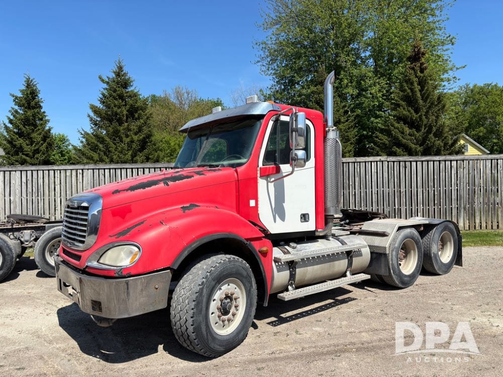 2006 Freightliner Columbia Equipment Image0
