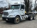 2006 Freightliner Columbia Image