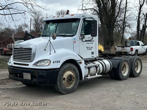 2006 Freightliner Columbia Image