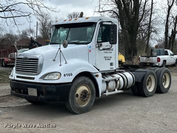 Main image Freightliner Columbia
