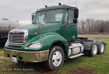 Main image Freightliner Columbia