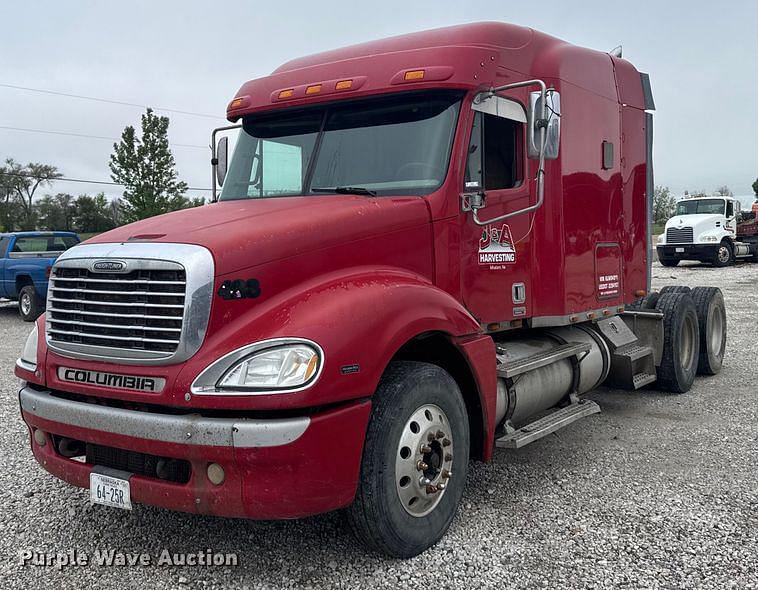 Image of Freightliner Columbia Primary image