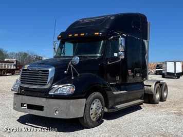 Main image Freightliner Columbia