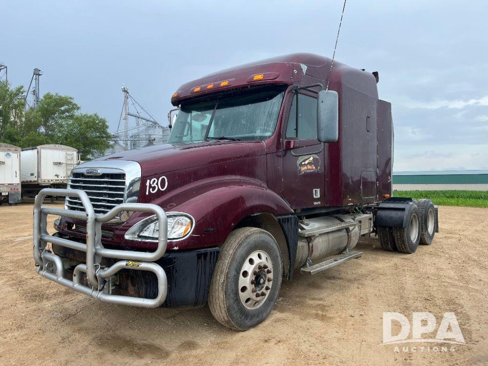 Image of Freightliner Columbia Primary image