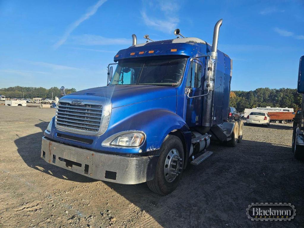 Image of Freightliner Columbia Primary image