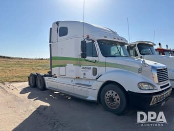 Main image Freightliner Columbia