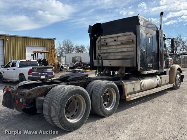 Image of Freightliner Coronado equipment image 4