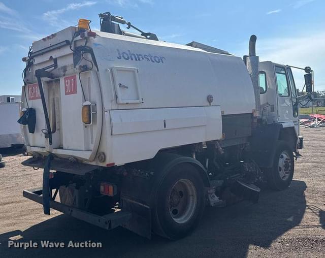 Image of Freightliner FC80 equipment image 4