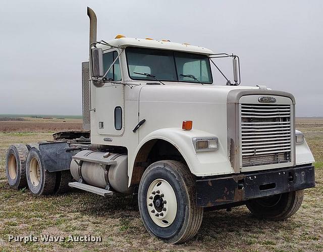Image of Freightliner FLD120 equipment image 2