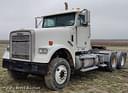 2006 Freightliner FLD120 Image