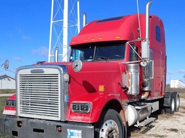 Image of Freightliner FLD132 Classic XL equipment image 1