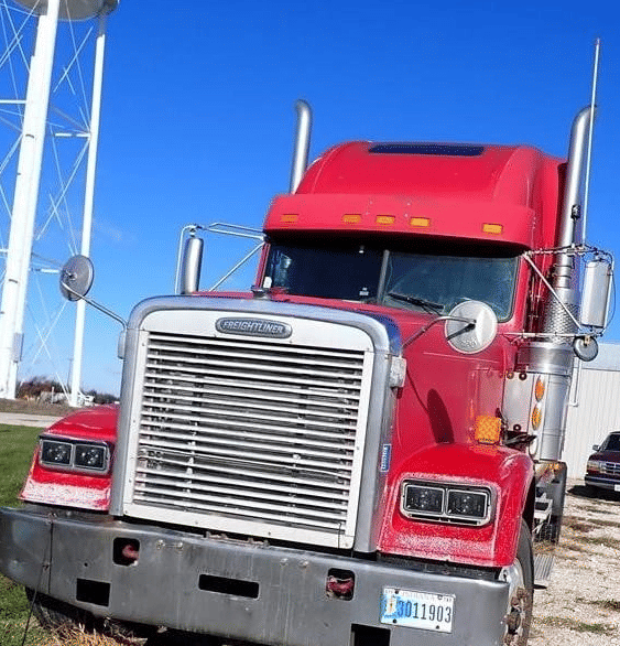 Image of Freightliner FLD132 Classic XL equipment image 2