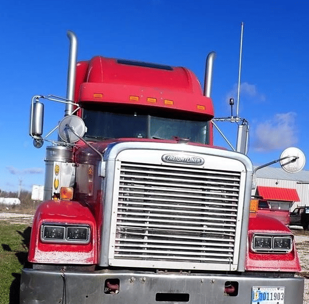 Image of Freightliner FLD132 Classic XL equipment image 3