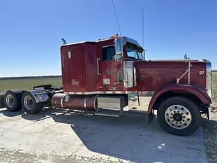 2006 Freightliner FLD132 Classic XL Equipment Image0