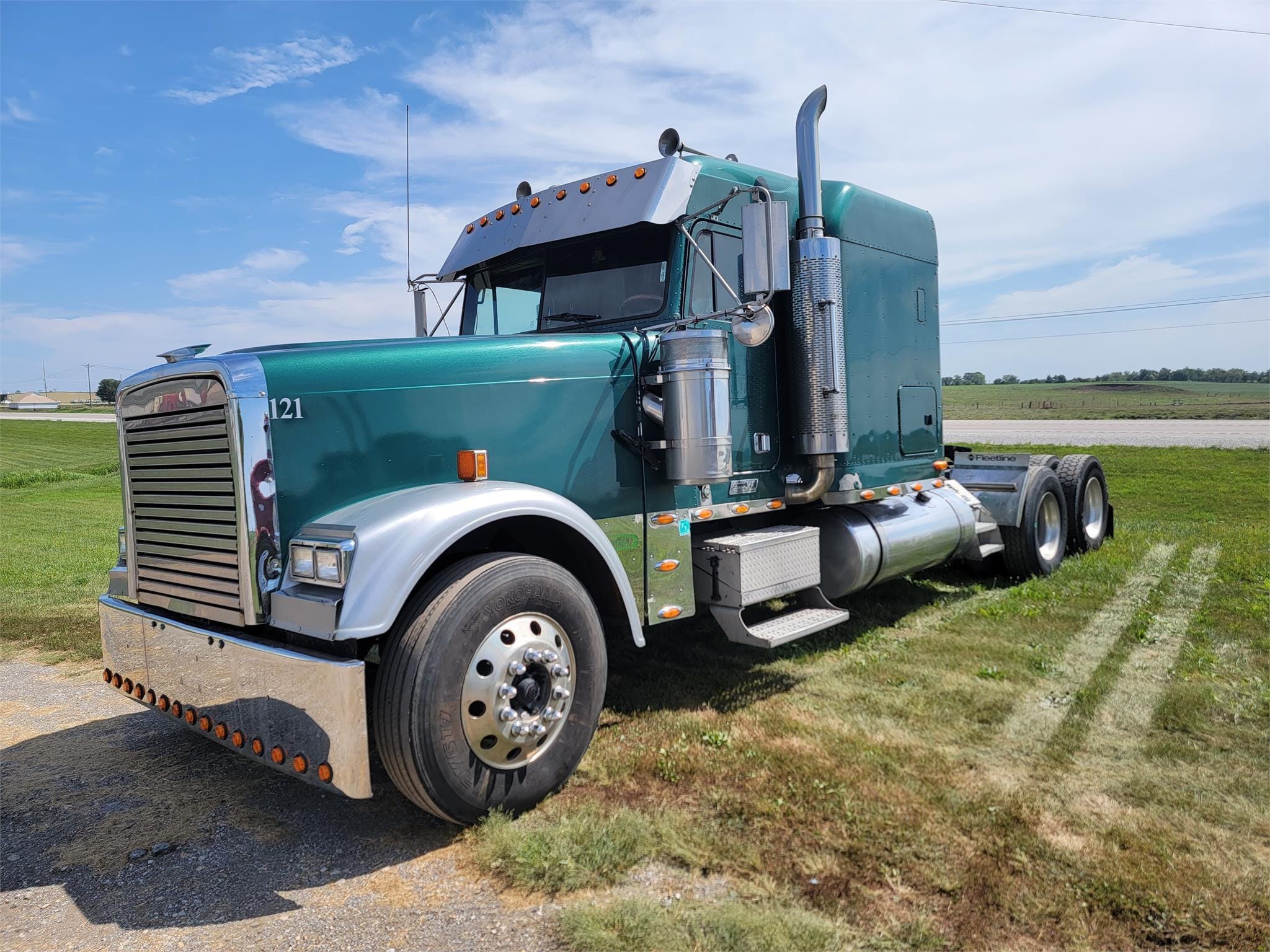 Main image Freightliner FLD132 Classic XL