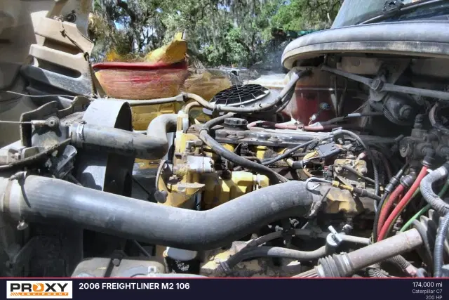 Image of Freightliner M2 106 equipment image 1