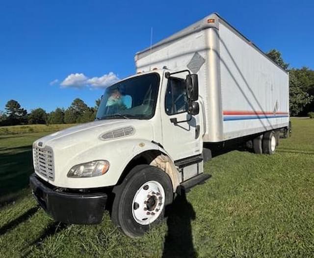 Image of Freightliner M2 106 equipment image 1