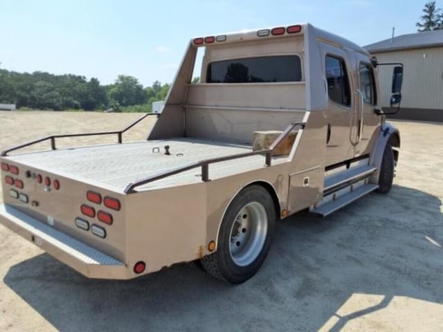 Image of Freightliner M2 equipment image 4