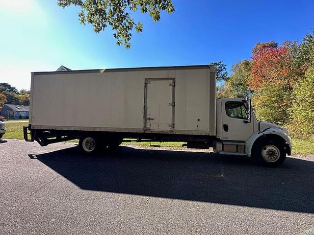 Image of Freightliner Business Class M2 equipment image 2