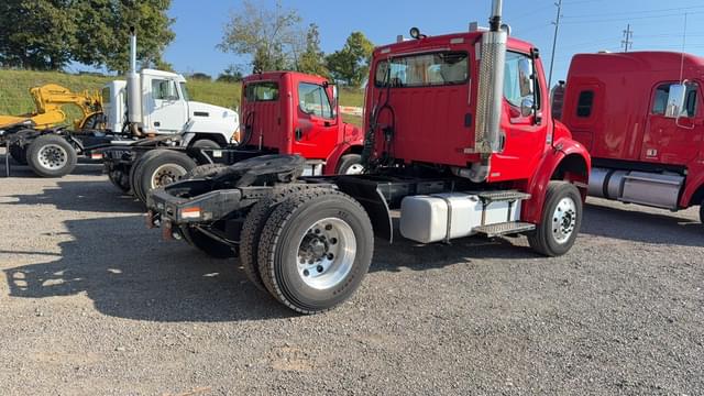 Image of Freightliner M2 equipment image 4