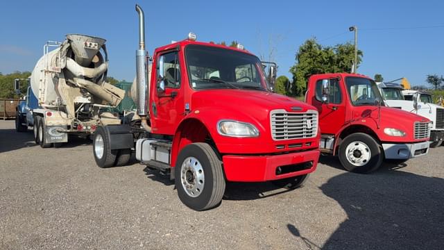 Image of Freightliner M2 equipment image 2