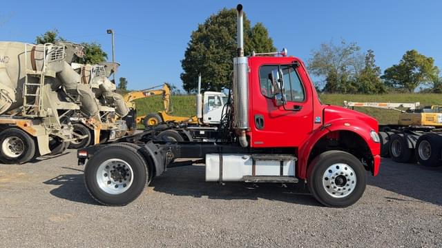 Image of Freightliner M2 equipment image 3
