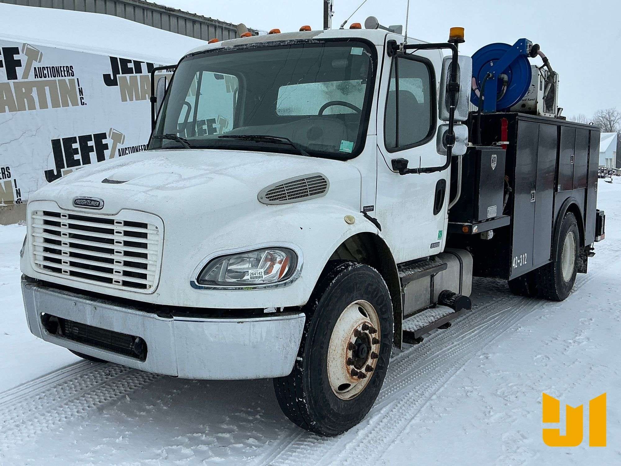 2006 Freightliner M2 Equipment Image0