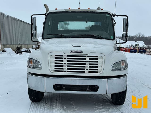 Image of Freightliner M2 equipment image 1
