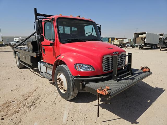 Image of Freightliner M2 equipment image 2