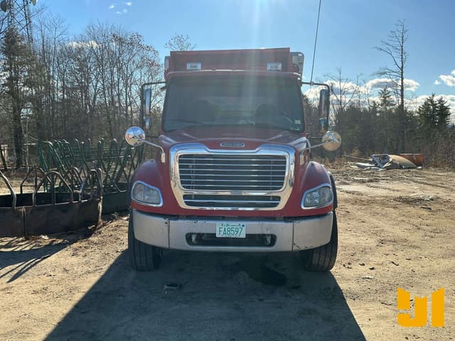 Image of Freightliner M2 equipment image 1