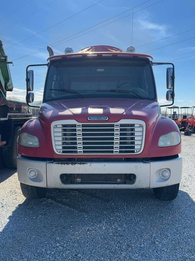 Image of Freightliner M2 equipment image 1
