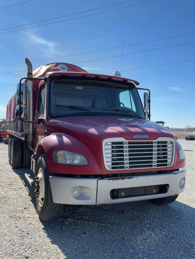 Image of Freightliner M2 equipment image 2