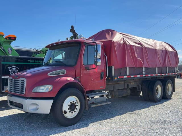 Image of Freightliner M2 equipment image 3