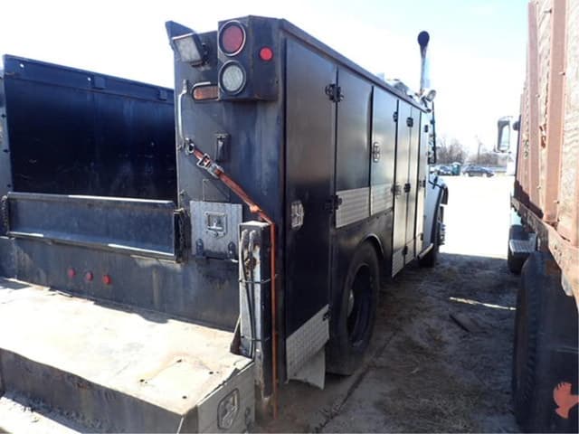 Image of Freightliner Business Class M2 equipment image 3