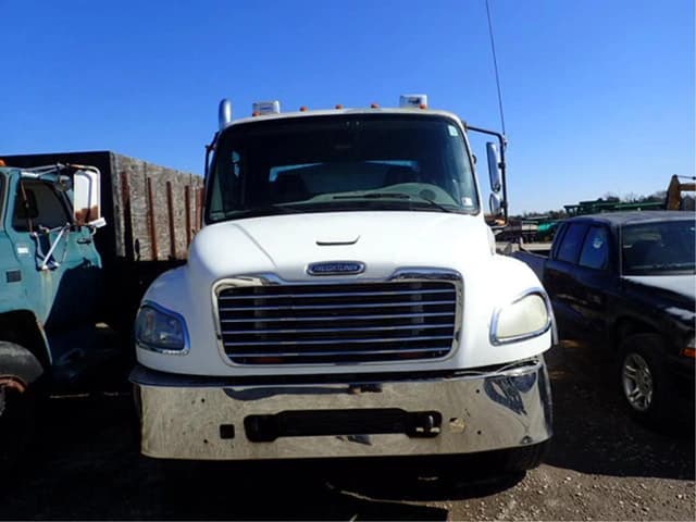Image of Freightliner Business Class M2 equipment image 1