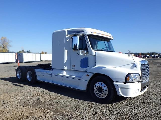 Image of Freightliner ST120 equipment image 1