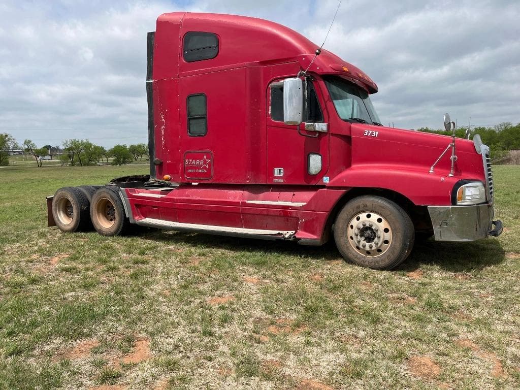 Image of Freightliner ST120 Primary image