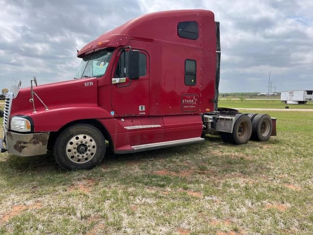 Image of Freightliner ST120 equipment image 2