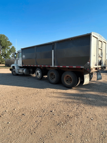 Main image Freightliner 122SD