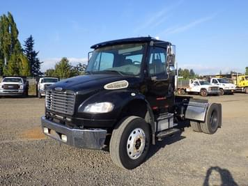 Main image Freightliner M2106