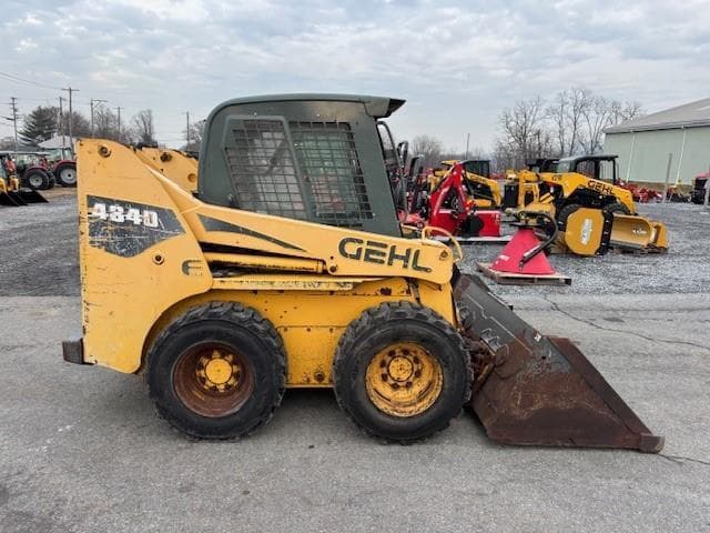 Image of Gehl 4840E equipment image 2