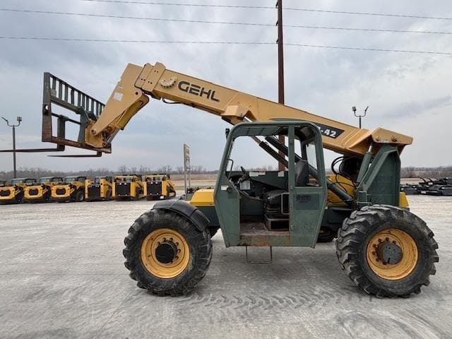 Image of Gehl RS8-42 equipment image 2