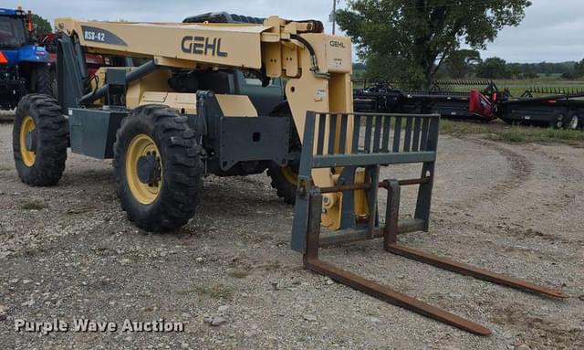 Image of Gehl RS8-42 equipment image 2