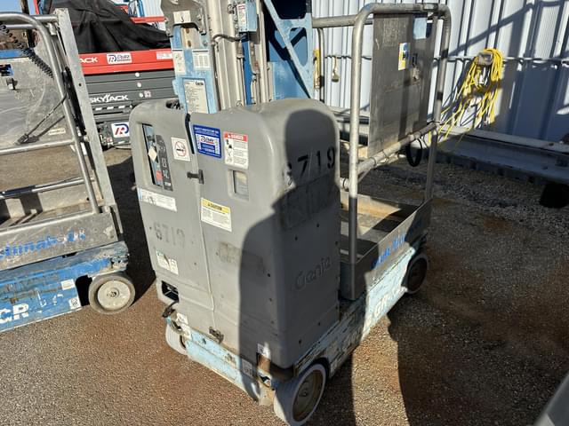 Image of Genie GR12 equipment image 3