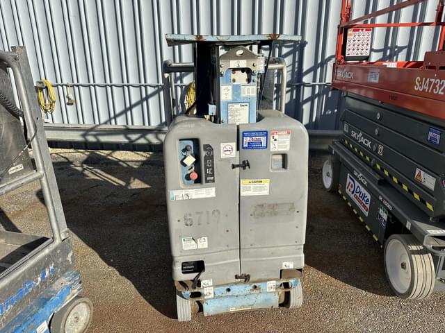 Image of Genie GR12 equipment image 2