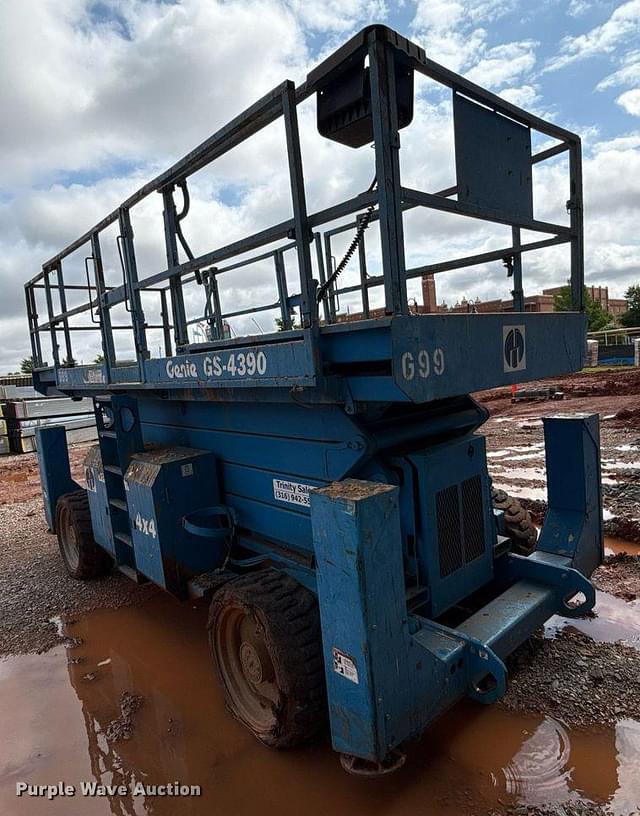 Image of Genie GS-4390 equipment image 2